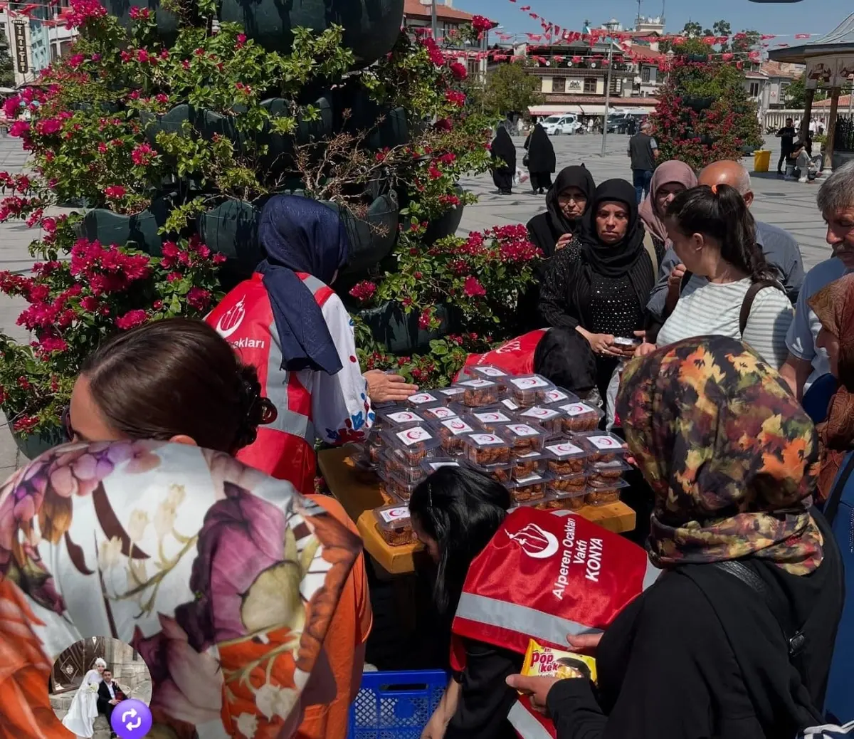 Sahada ikram dağıtımı